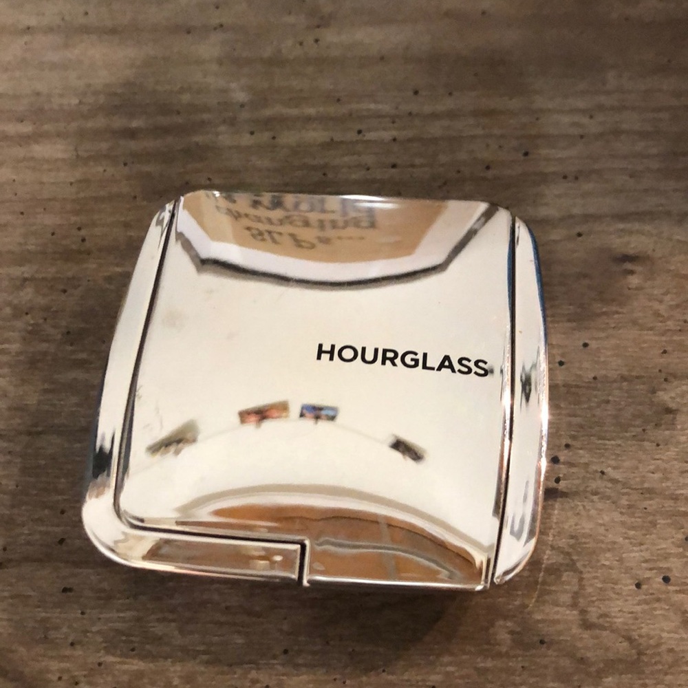 Hourglass Ambient Strobe Lighting Powder
